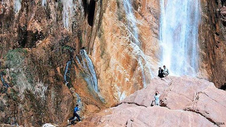 روستا و آبشار سنگان