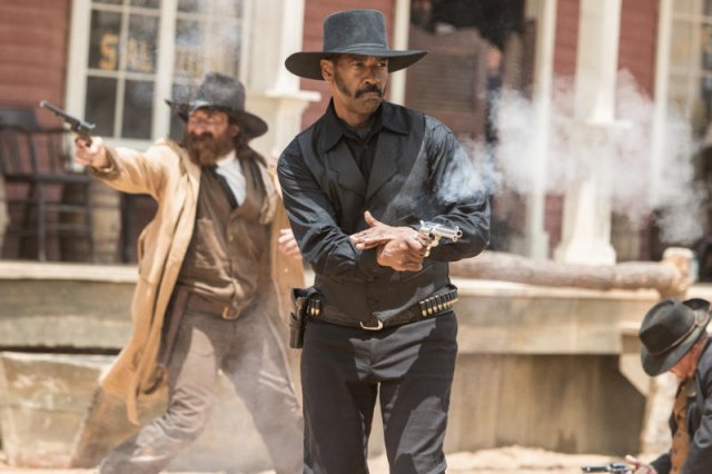 http://moviemag.ir/images/newsread/1395/07/03/lE1474674247.jpg