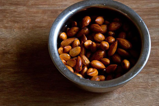 طرز تهیه حلوای بادام ( هندی) طرز تهیه حلوای بادام ( هندی)