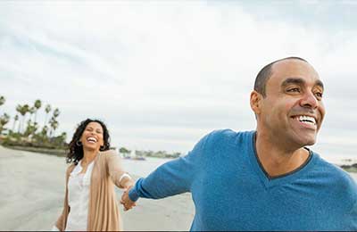 داشتن یک همسر شاد،داشتن همسر خوشحال راز آدم های خوشحال,یک همسر شاد