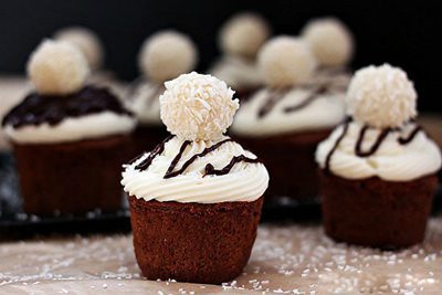 کاپ کیک نارگیل و شکلات،طرز پخت کاپ کیک نارگیل و شکلات نحوه پخت کاپ کیک نارگیل و شکلات,درست کردن کاپ کیک نارگیل و شکلات