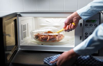 مشکلات گوارشی، گرم کردن تخم مرغ مضرات دوباره گرم کردن غذا, مواد غذایی سمی