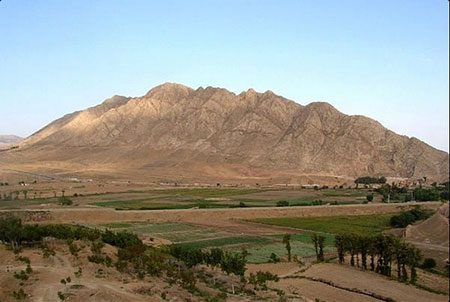 برج طغرل مکانهای تفریحی شهر ری,دیدتی های شهر ری