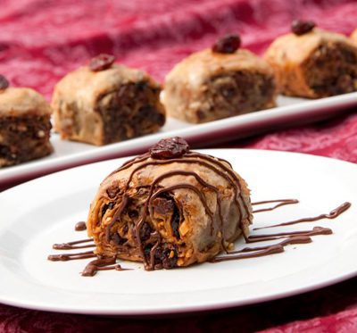 باقلوای آلبالو شکلات،طرز تهیه باقلوای آلبالو شکلاتی درست کردن باقلوای آلبالو شکلاتی,مواد لازم برای باقلوای آلبالو شکلاتی