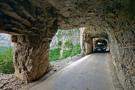 عکس های جاده تونلی گولیانگ تونل گولیانگ,جاده تونلی گولیانگ,عکس های جاده تونلی گولیانگ