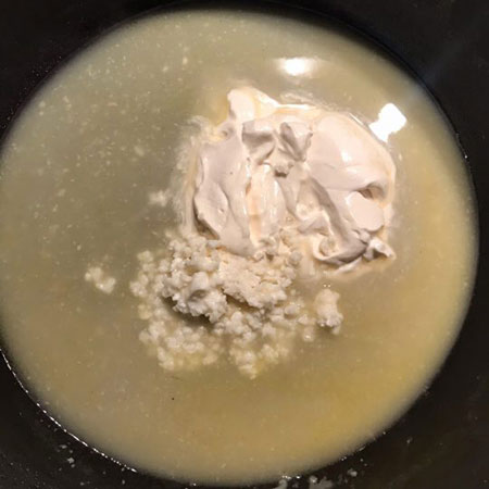آموزش مرحله به مرحله تهیه خوراک مرغ با سس قارچ آموزش مرحله به مرحله تهیه خوراک مرغ با سس قارچ