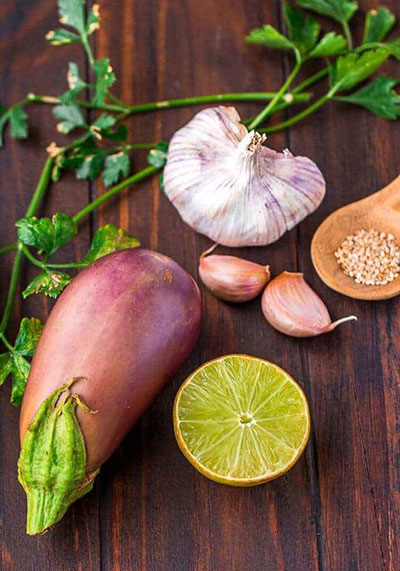 بابا غنوش لبنانی (باباگانوش) دیپ ساده و خوشمزه؛ بدون گلوتن، وگان و کم کربوهیدرات بابا غنوش لبنانی (باباگانوش) دیپ ساده و خوشمزه؛ بدون گلوتن، وگان و کم کربوهیدرات
