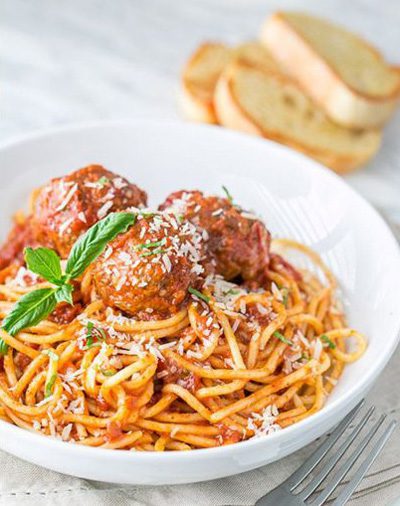 طرز تهیه اسپاگتی با سس گوجه و میت بال, آشپزی