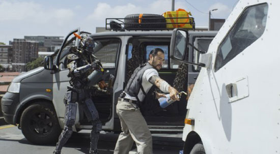 نقد و بررسی فیلم چپی ( Chappie ) نقد و بررسی فیلم چپی ( Chappie )