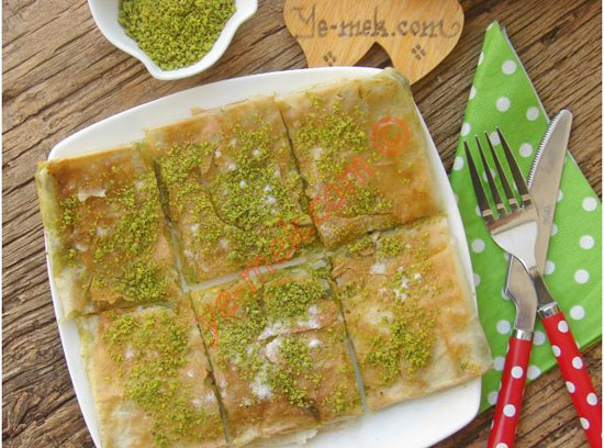 باقلوا باقلوای سه رنگ قزوین باقلوا باقلوای سه رنگ قزوین