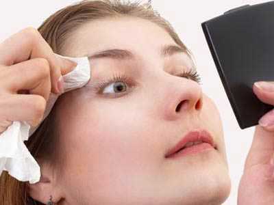 پاک کردن آرایش از صورت،راه پاک کردن آرایش برای پوست های خشک ضرورت پاک کردن آرایش