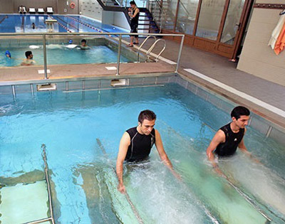 ورزش هایی برای دیسک کمر ورزش برای دیسک کمر,درمان دیسک کمر با ورزش,شنا کردن