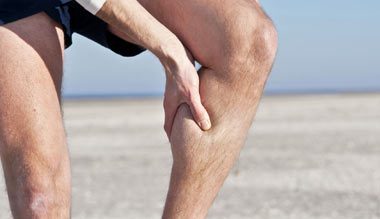 درمان گرفتگی عضلات پا پس از ورزش به کمک چند روش طبیعی, دانستنی ها و تمرین های ورزشی