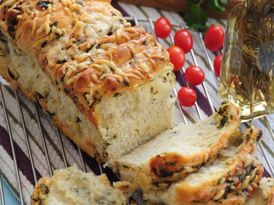 طرز تهیه نان سیر با سبزی و پنیر طرز تهیه نان سیر با سبزی و پنیر