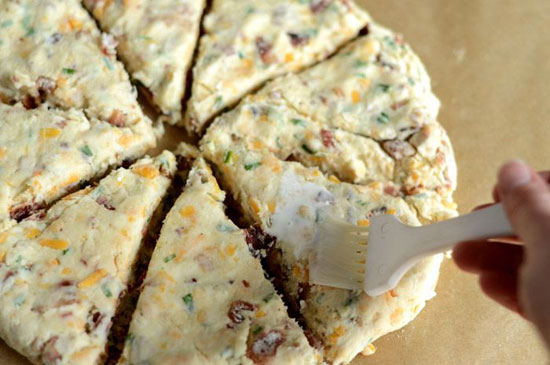 طرز تهیه کیک مرغ پنیری(اسکون مرغ) طرز تهیه کیک مرغ پنیری(اسکون مرغ)