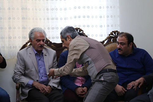 تجمع بامزه ها در ساختمان یاس تجمع بامزه ها در ساختمان یاس