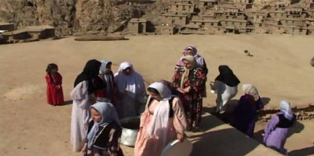 رسم و آئین قدیمی، رسوم مردم کردستان افسانه های کردستان , دف نوازی زنان