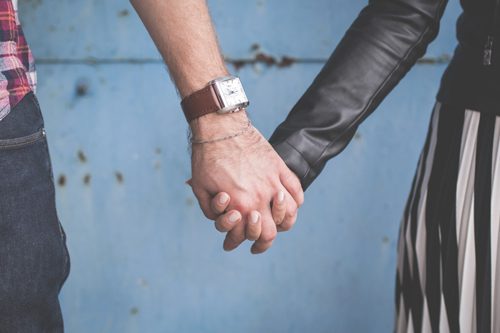 عشق و هیجان با هم فرق دارند؛ لطفا عاشق باشید عشق و هیجان با هم فرق دارند؛ لطفا عاشق باشید