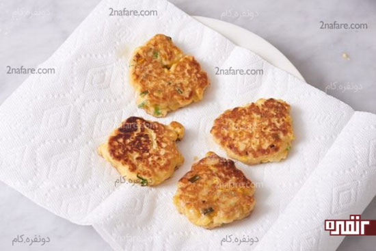 طرز تهیه کوکو ذرت سریع و خوشمزه طرز تهیه کوکو ذرت سریع و خوشمزه
