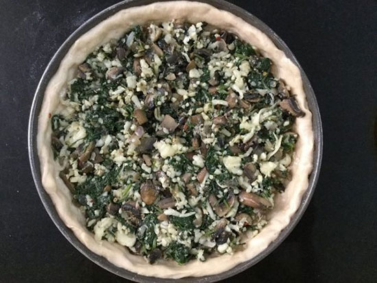 طرز تهیه پیتزا اسفناج؛ پیتزای سالم و هلثی طرز تهیه پیتزا اسفناج؛ پیتزای سالم و هلثی