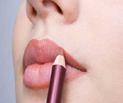 انتخاب رنگ رژ لب، زدن رژ لب آرايش لب ها