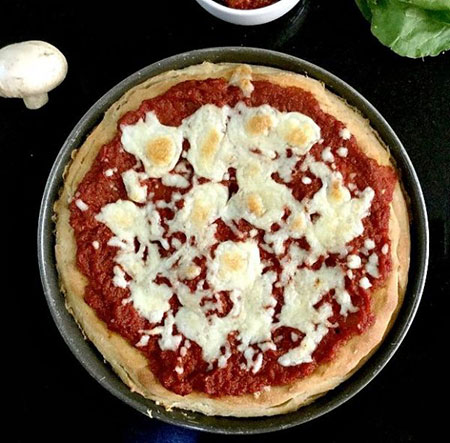 طرز تهیه پیتزا اسفناج؛ پیتزای سالم و هلثی طرز تهیه پیتزا اسفناج؛ پیتزای سالم و هلثی