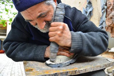 دوخت کفش چرمی، کفش چرمی روستای چرمه صنایع دستی خراسان جنوبی,کفشهای محلی