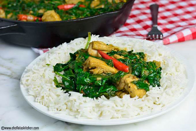 خوراک مرغ و اسفناج سرخ شده خوراک مرغ و اسفناج سرخ شده
