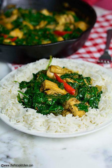 خوراک مرغ و اسفناج سرخ شده خوراک مرغ و اسفناج سرخ شده