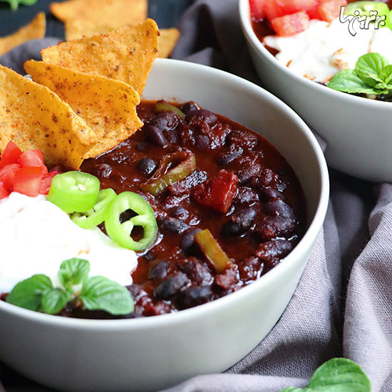 خوراک چیلی و لوبیا سیاه با ترتیلا محشر میشه! خوراک چیلی و لوبیا سیاه با ترتیلا محشر میشه!