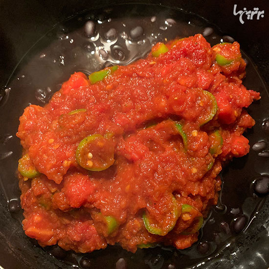 خوراک چیلی و لوبیا سیاه با ترتیلا محشر میشه! خوراک چیلی و لوبیا سیاه با ترتیلا محشر میشه!