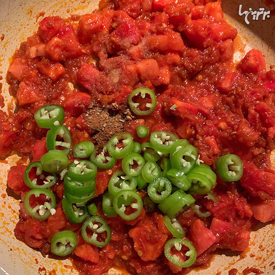 خوراک چیلی و لوبیا سیاه با ترتیلا محشر میشه! خوراک چیلی و لوبیا سیاه با ترتیلا محشر میشه!