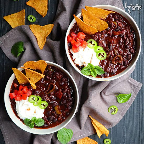 خوراک چیلی و لوبیا سیاه با ترتیلا محشر میشه! خوراک چیلی و لوبیا سیاه با ترتیلا محشر میشه!