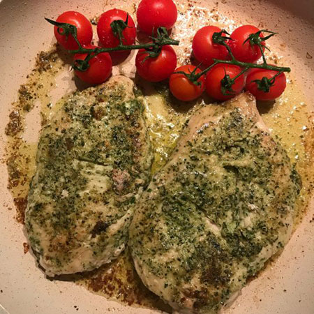 طرز تهیه مرغ با طعم پستو مرحله به مرحله طرز تهیه مرغ با طعم پستو مرحله به مرحله